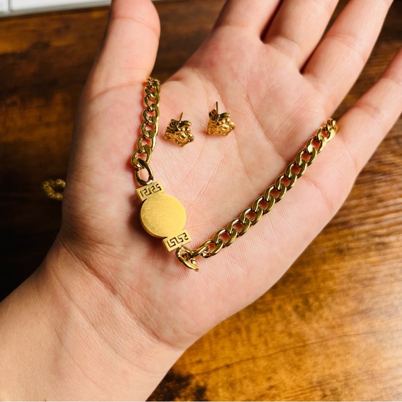 18K Gold Plated Versace Women jewelry Set Chain Necklace Bracelet and Earrings - Picture 15 of 17